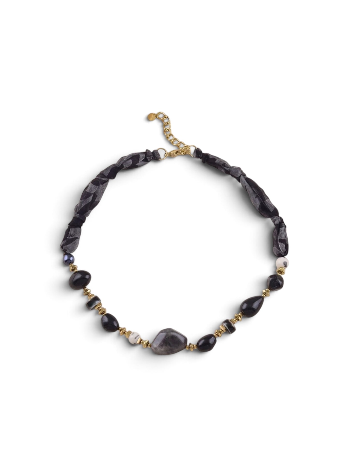 Collier Spectra noir, perles de pierre naturelle aux formes irrégulières, Maëlyne Beauty