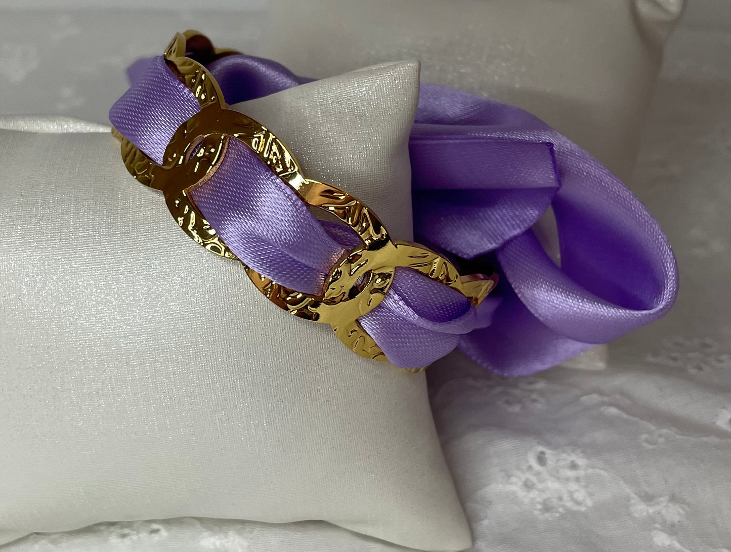Bracelet ajustable en acier inoxydable et son ruban interchangeable lilas