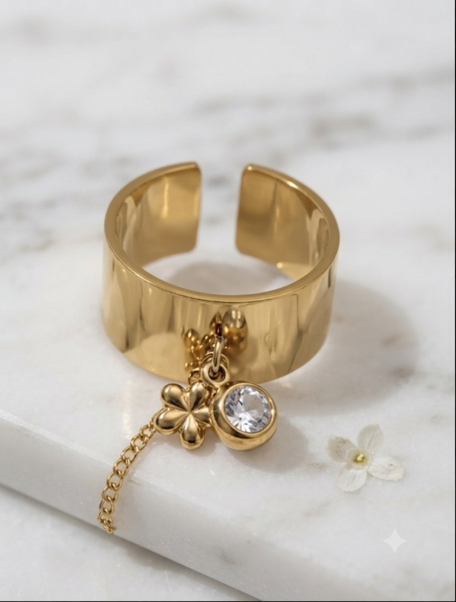Bague Sofia dorée en acier inoxydable hypoallergénique - Maëlyne Beauty
