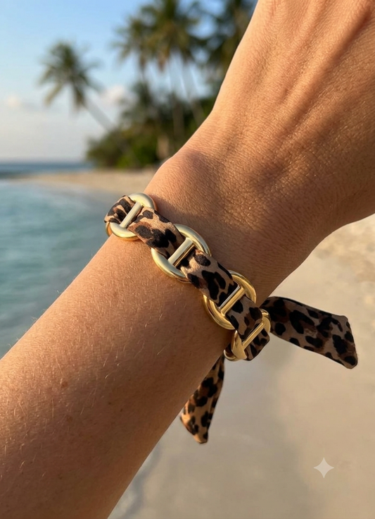 Bracelet Fauve jonc à mailles acier inoxydable doré surmonté de tissu léopard, hypoallergénique