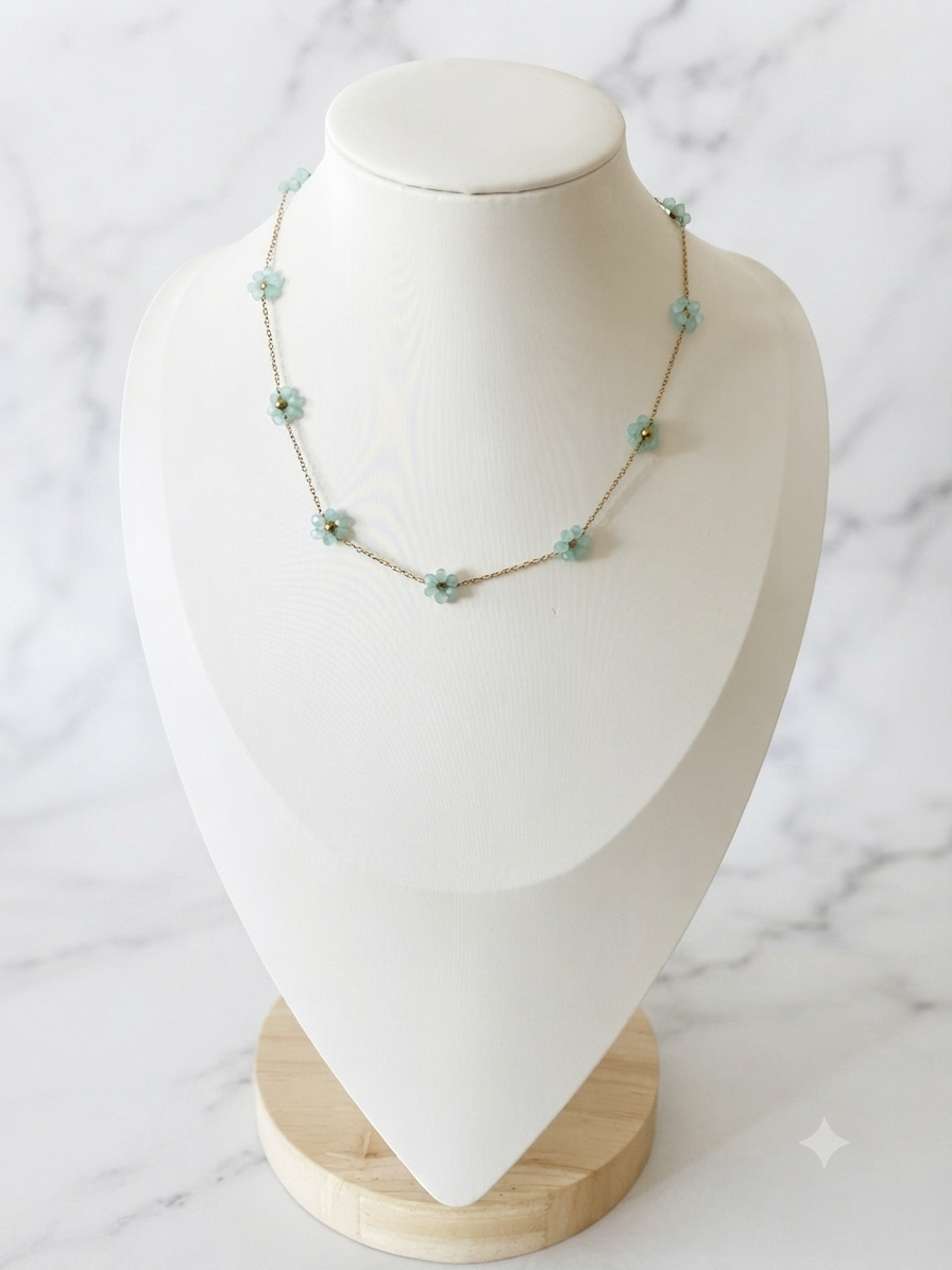 Collier Alice bleu,  fin collier en acier inoxydable hypoallergénique avec pampille émaillée.