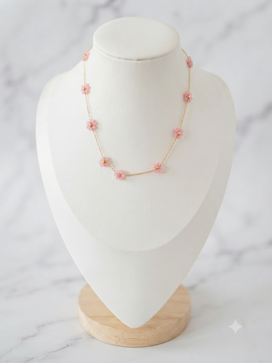 Collier Alice, fin collier en acier inoxydable hypoallergénique avec pampille émaillée.