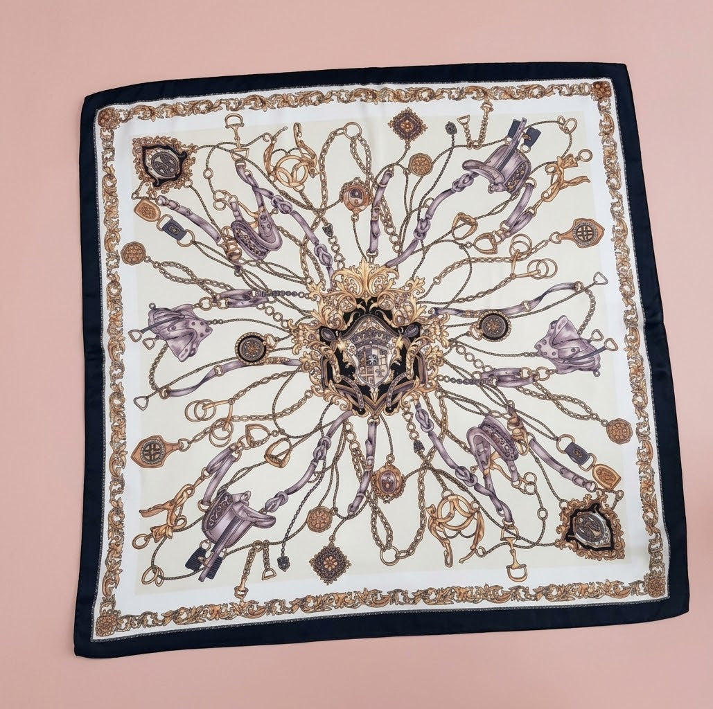 Foulard chaînes baroques à plat - Maëlyne Beauty