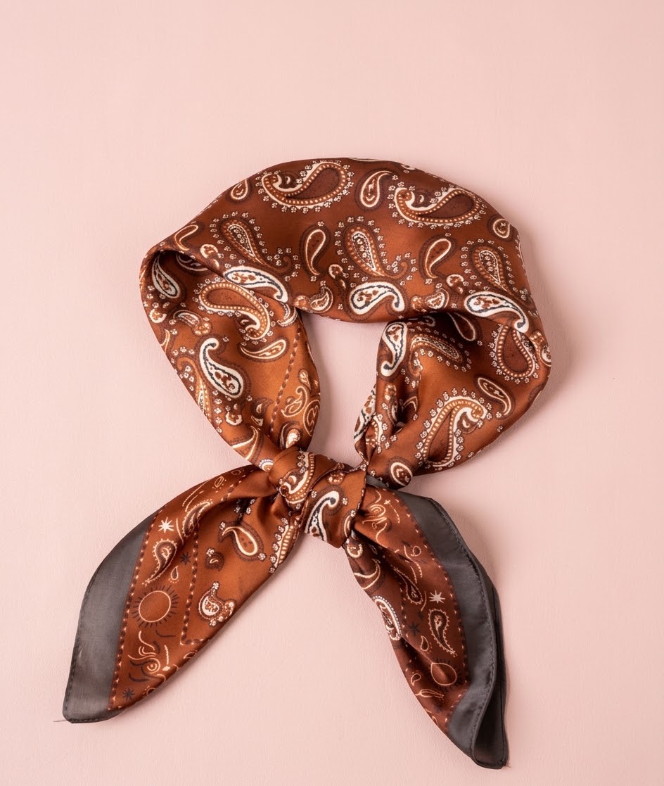 Foulard effet Paisley terracotta - Maëlyne Beauty